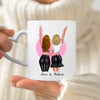 Laden Sie das Bild in den Galerie-Viewer, Beste Freundinnen Umarmung - Personalisierte Tasse (2 Personen)